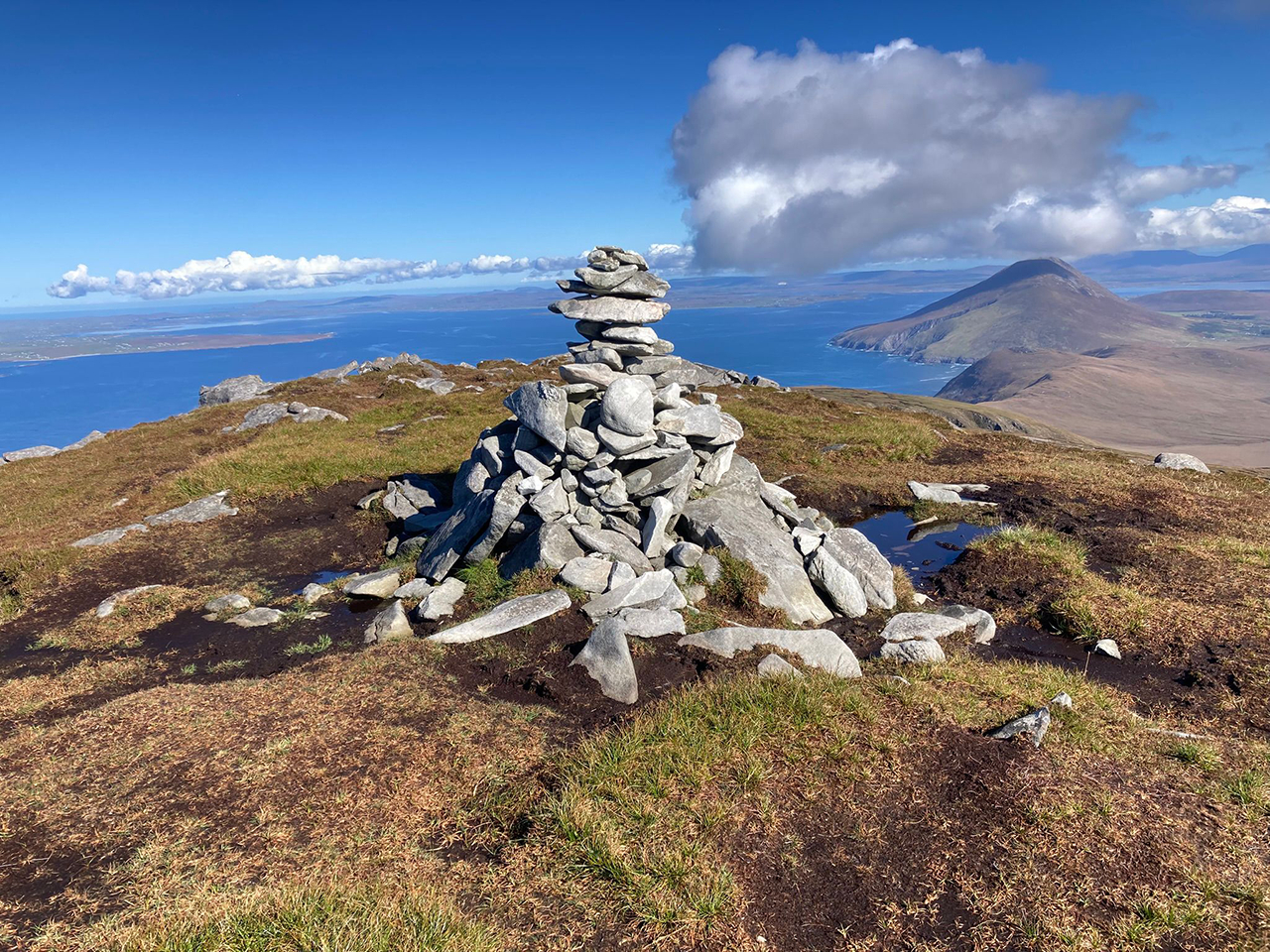 Berg en stapelstenen